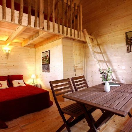 Les Cabanes Des Benauges Arbis Kültér fotó
