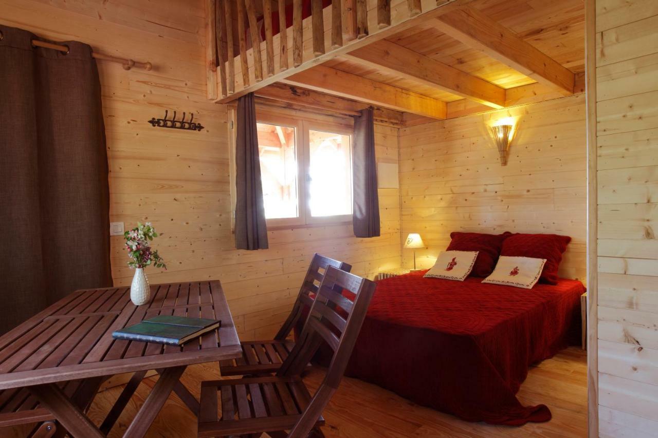 Les Cabanes Des Benauges Arbis Kültér fotó
